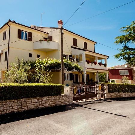 Apartmani Darko Ровінь Екстер'єр фото